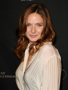 Rebecca Ferguson suena fuerte como Capitana Marvel