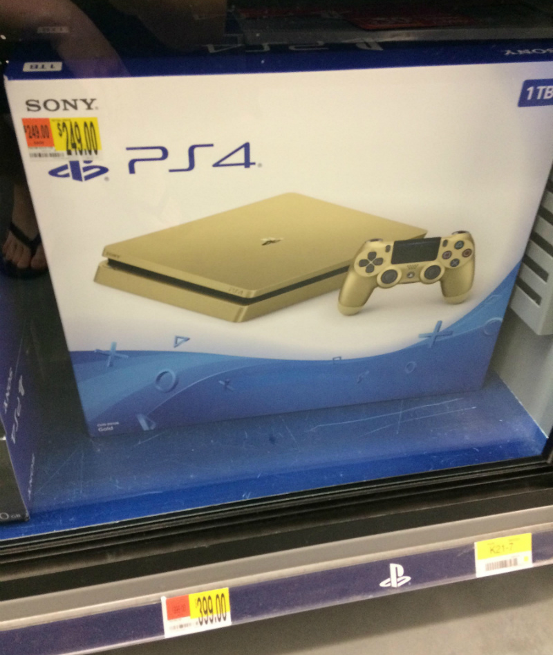 PS4 Slim dorada