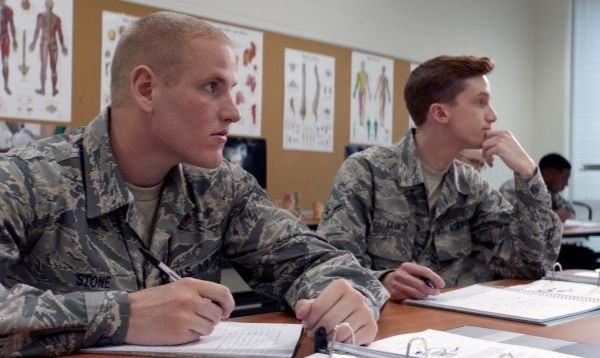 Crítica 15 17 Tren a París The 15 17 to París 3